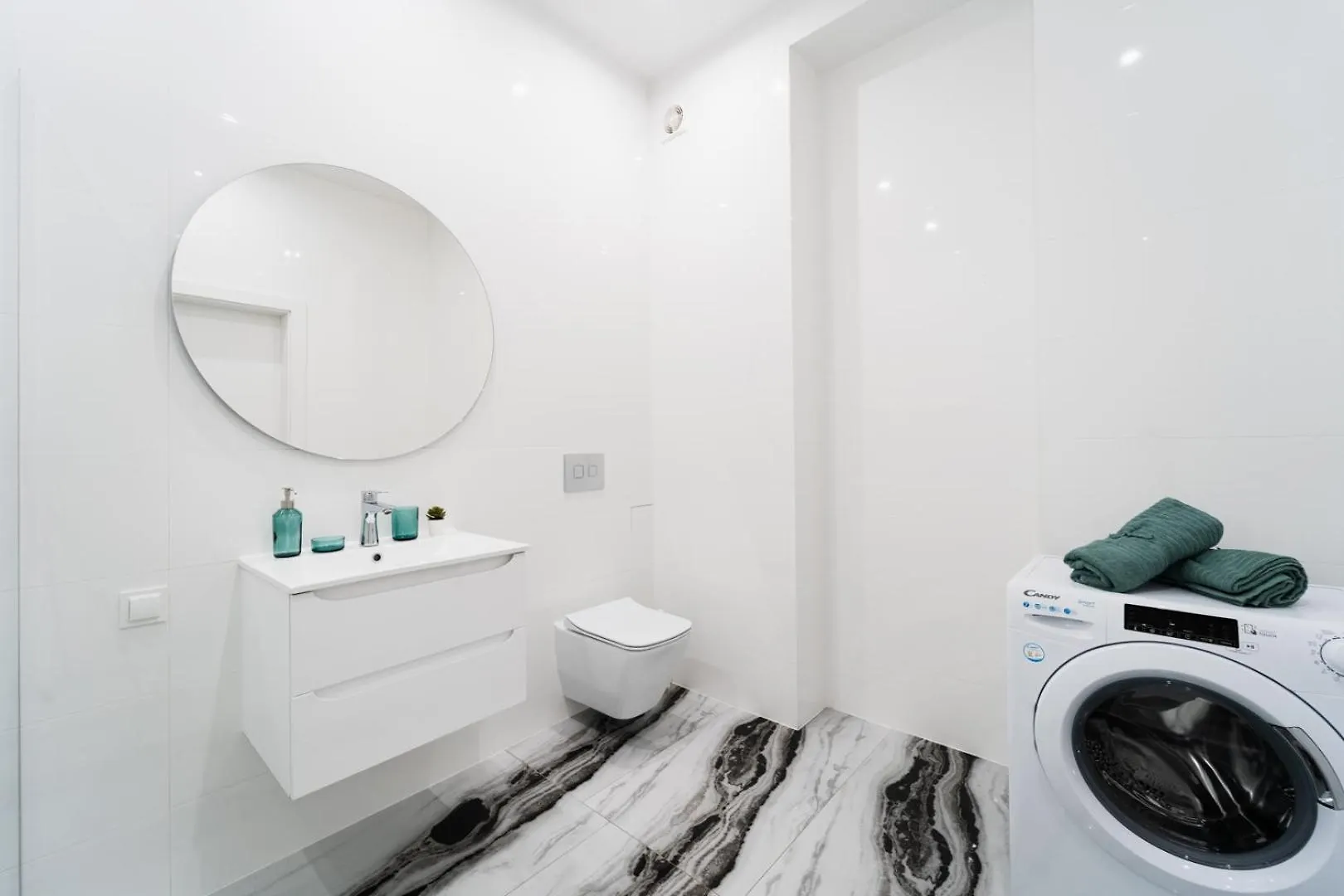 Big Apart Old Town - 3 Rooms - 10 People - Swidnicka Street Wroclaw 0*,  Poland